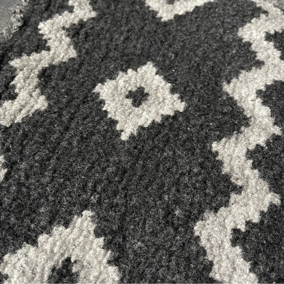 Wilfred - Diamond Mosaic Blanket Scarf - Picture 6 of 12